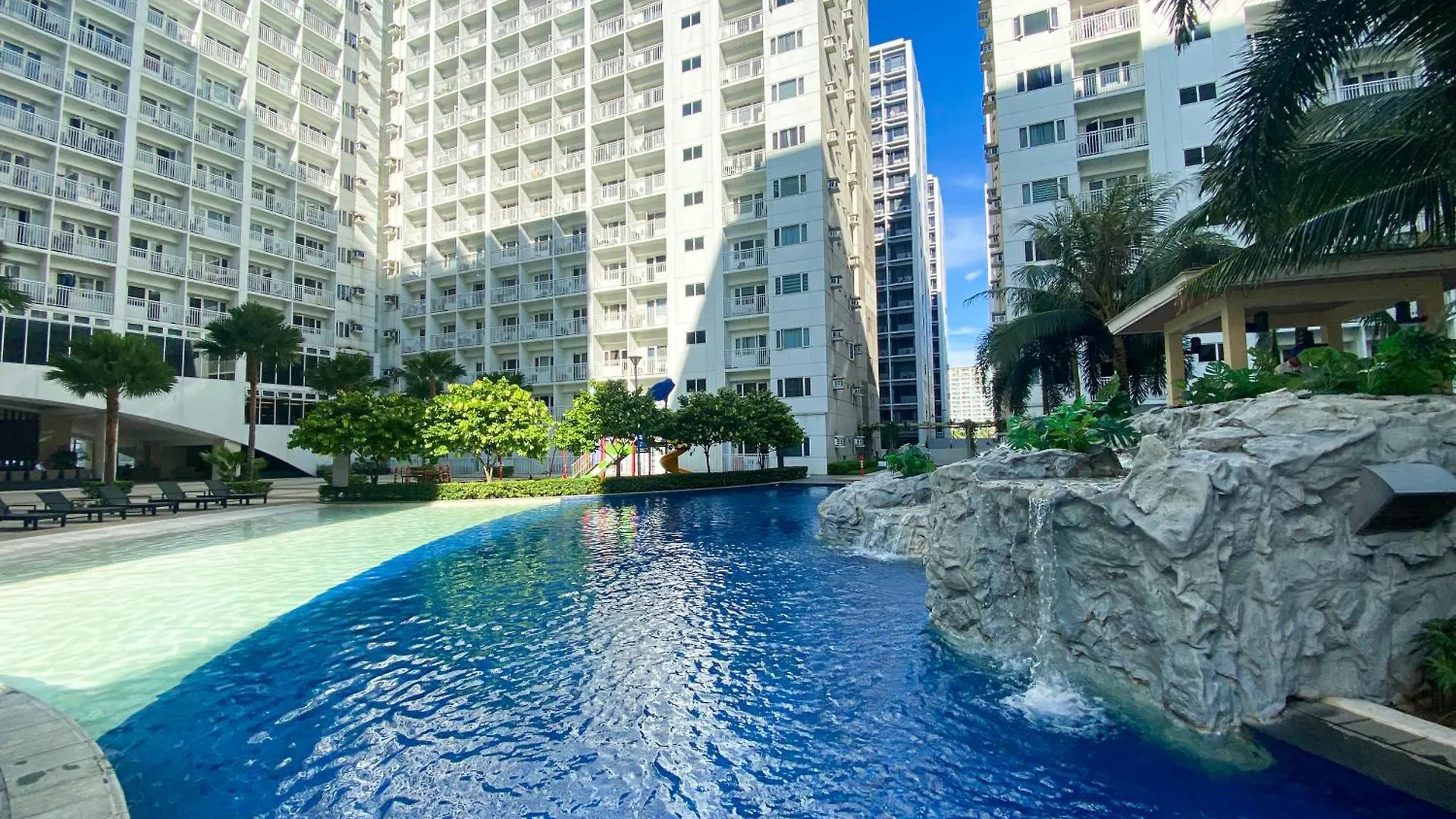 Homefort At Shore Residences Pasay