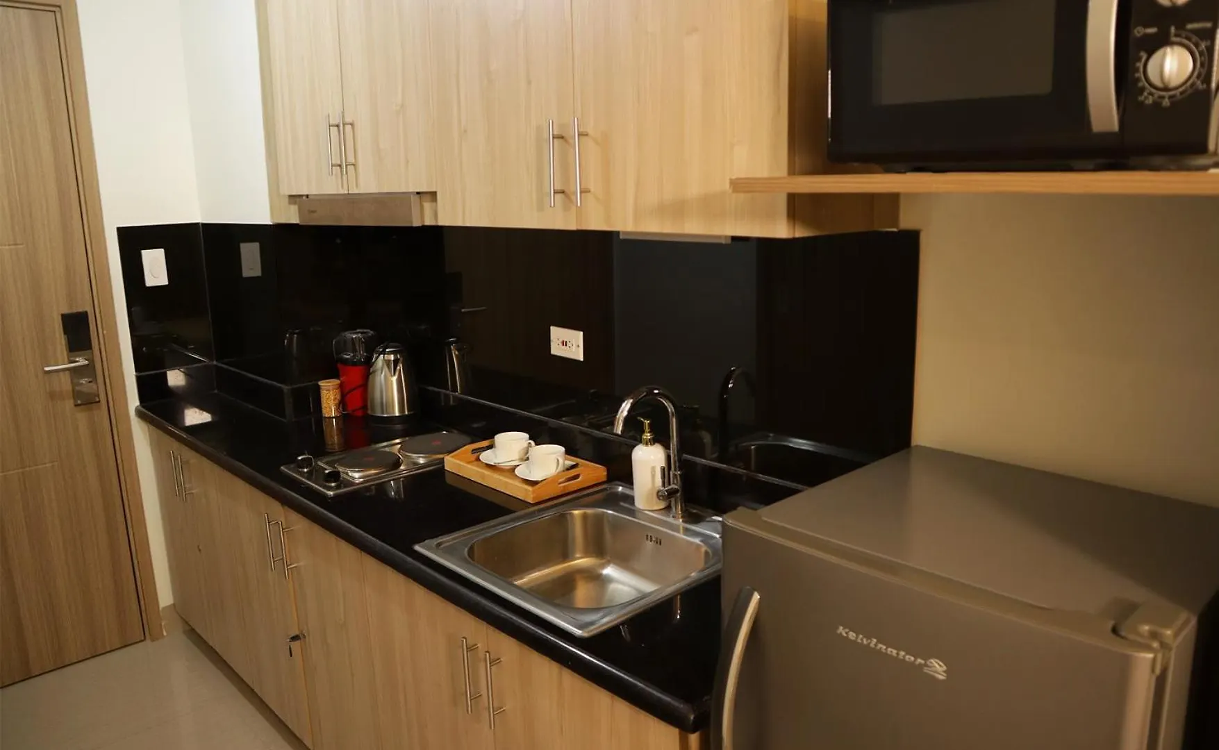Homefort At Shore Residences Pasay Aparthotel